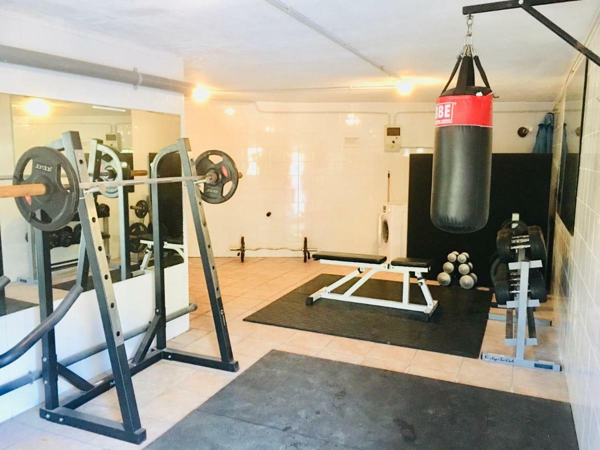 Villa Guapa With Gym Aircon Wifi מוריירה מראה חיצוני תמונה