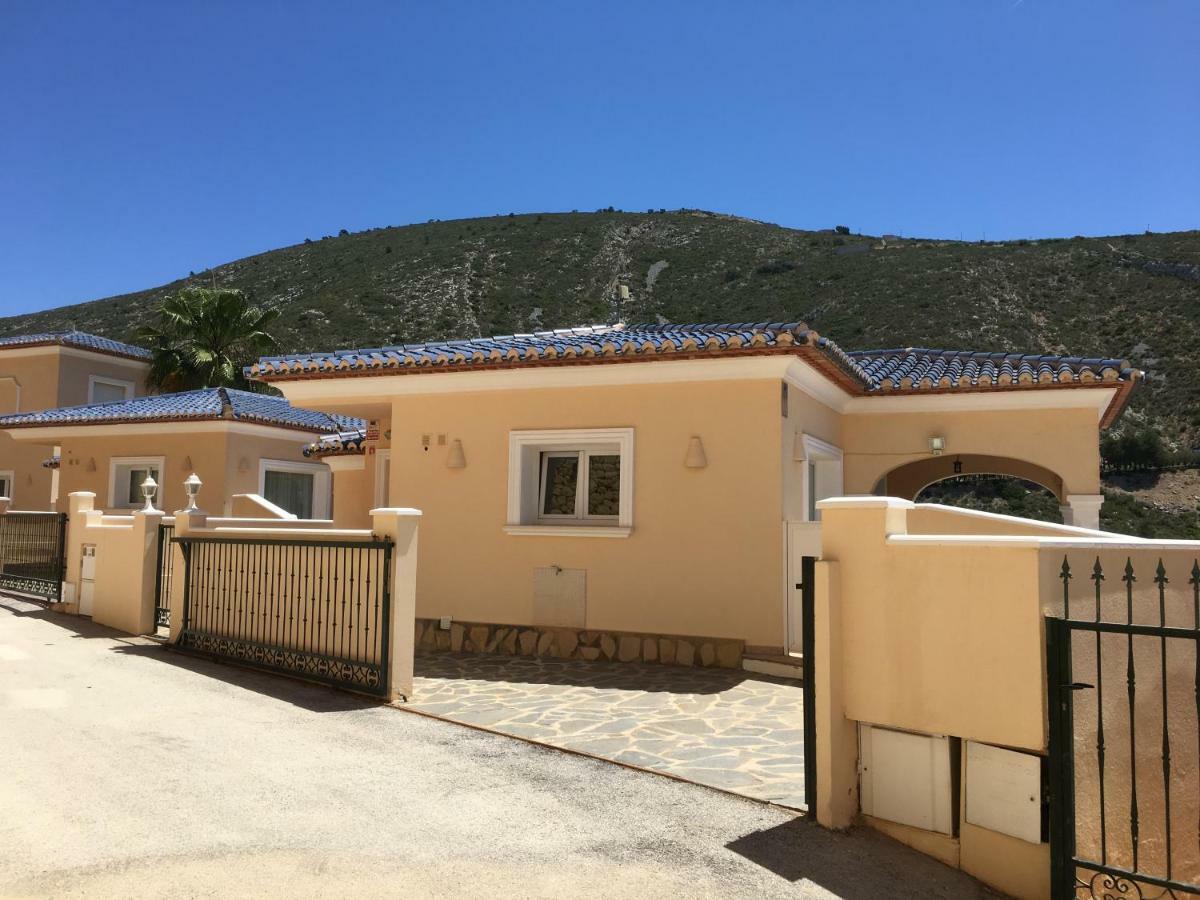 Villa Guapa With Gym Aircon Wifi מוריירה מראה חיצוני תמונה